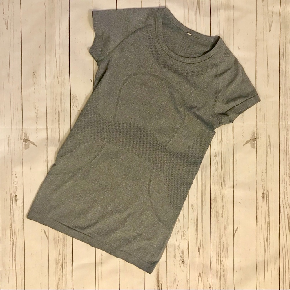 Lululemon gray so 6 run swiftly short sleeve top